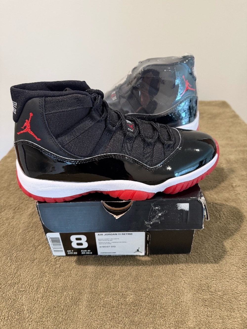 JORDAN 11 BRED 2012 RELEASE BRAND NEW IN BOX SIZE 8
